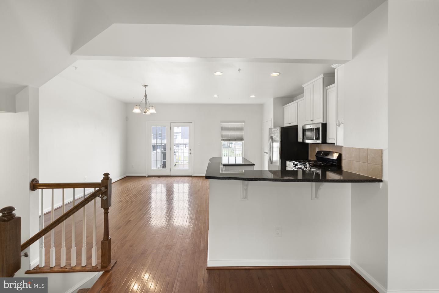 418 Charles Ave Property Photo 17