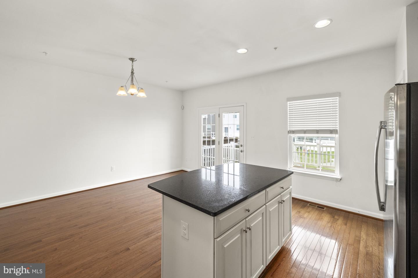 418 Charles Ave Property Photo 20