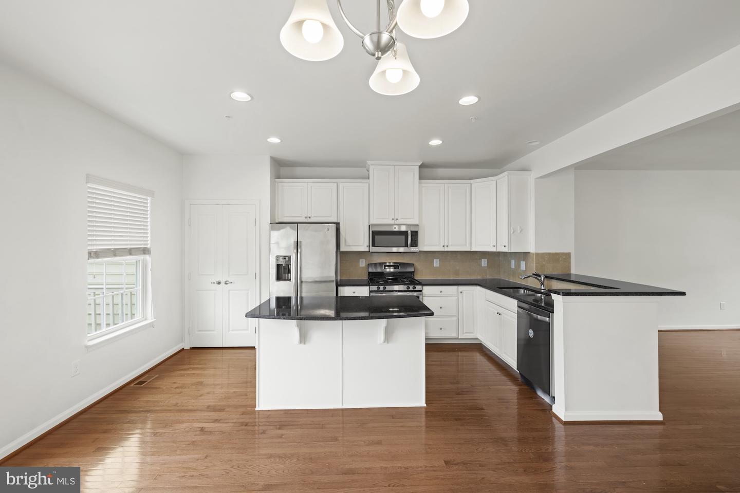 418 Charles Ave Property Photo 22