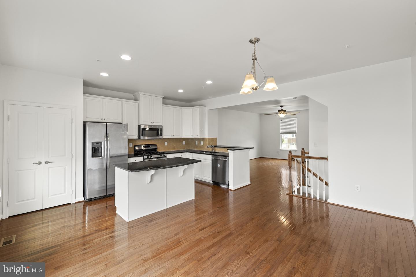 418 Charles Ave Property Photo 23