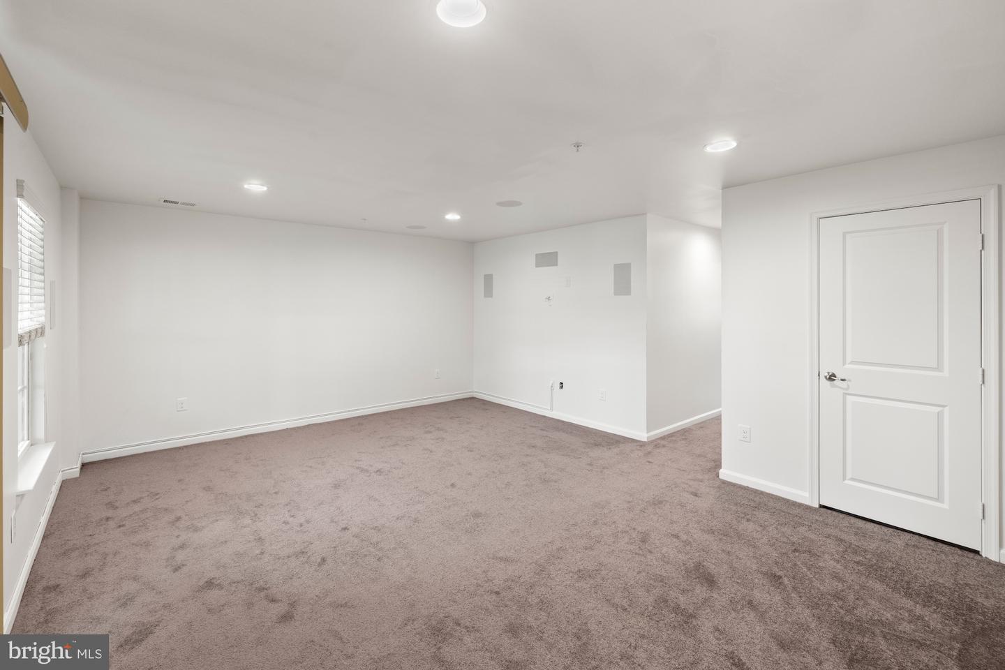 418 Charles Ave Property Photo 27