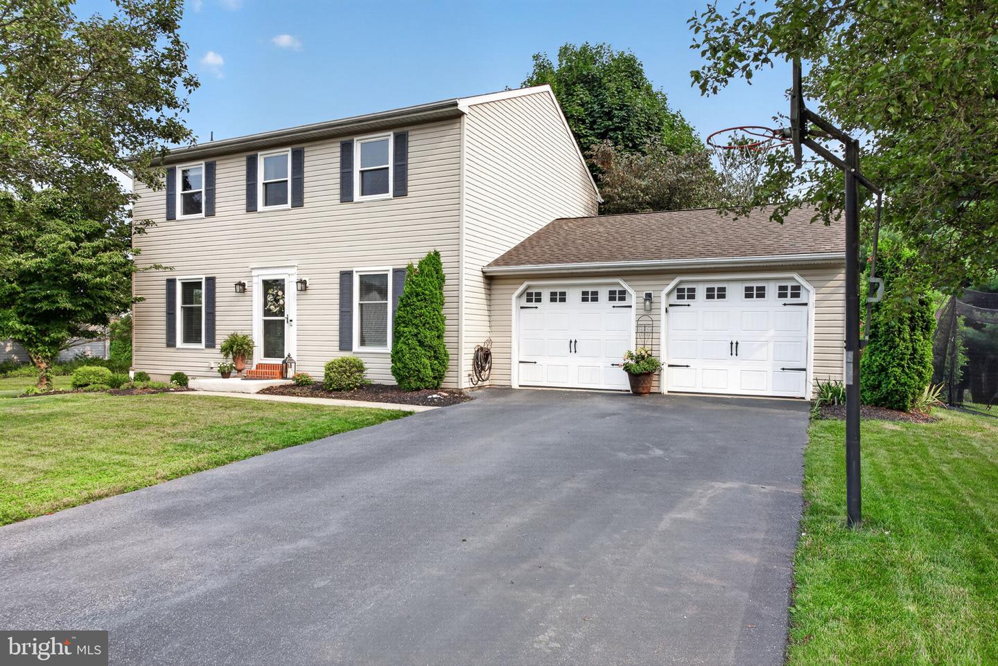 432 WHITE ROSE LN