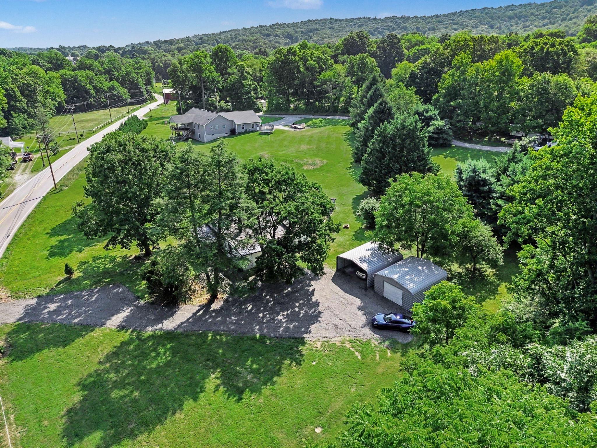 1041 Rohlers Church Rd Property Photo 4