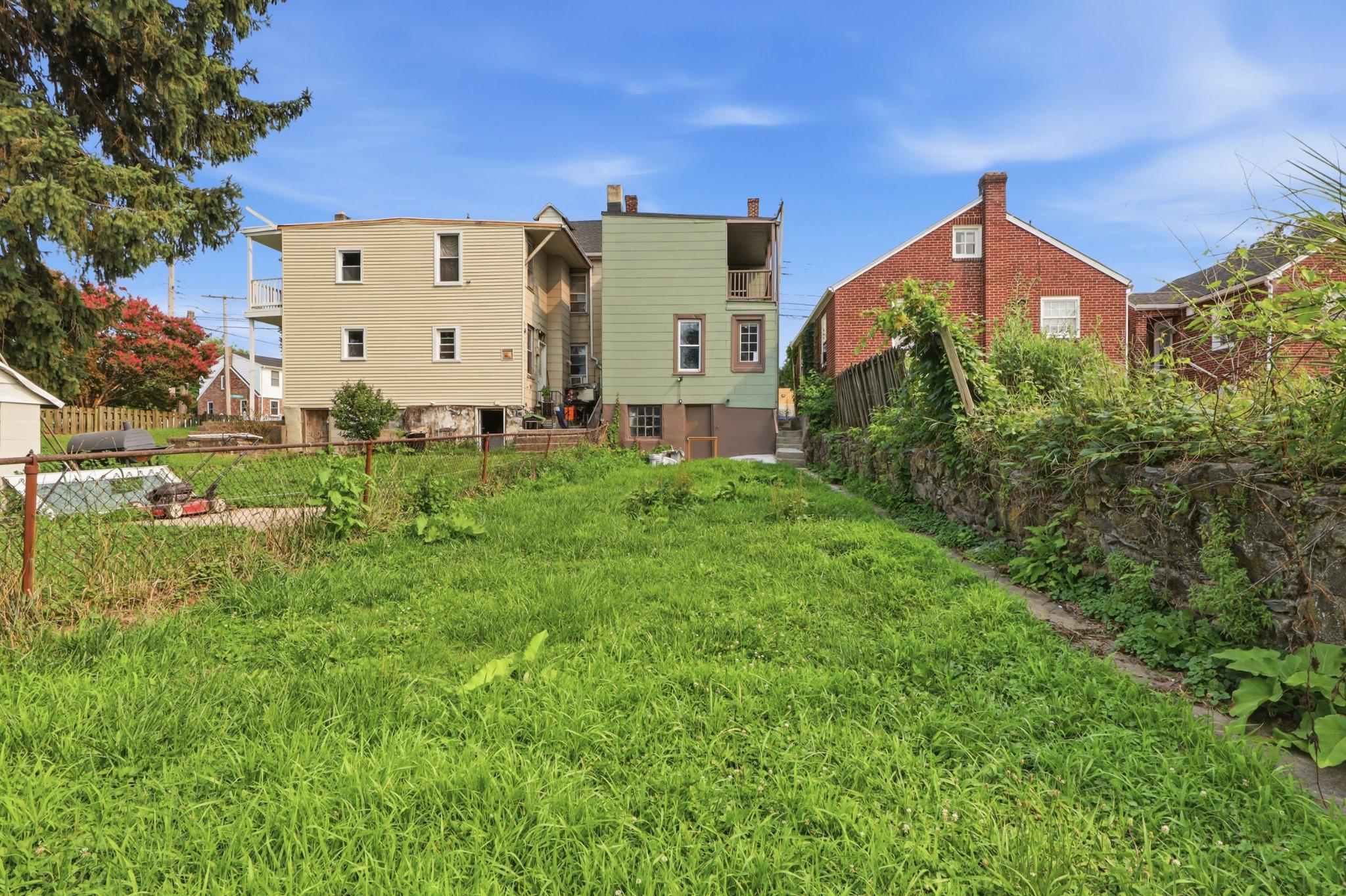 1269 E Philadelphia St Property Photo 31