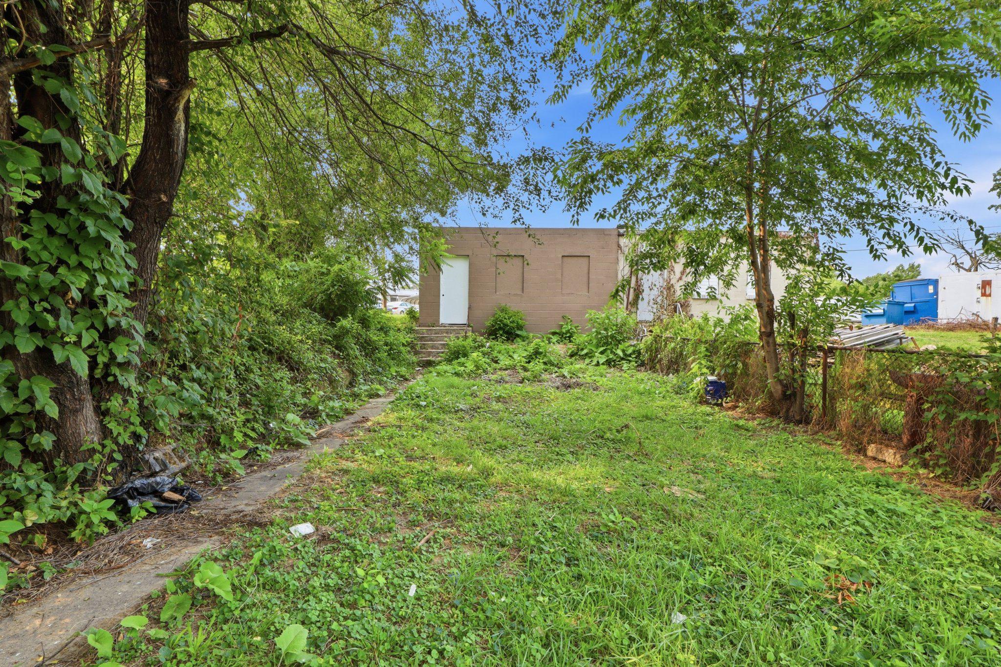 1269 E Philadelphia St Property Photo 35