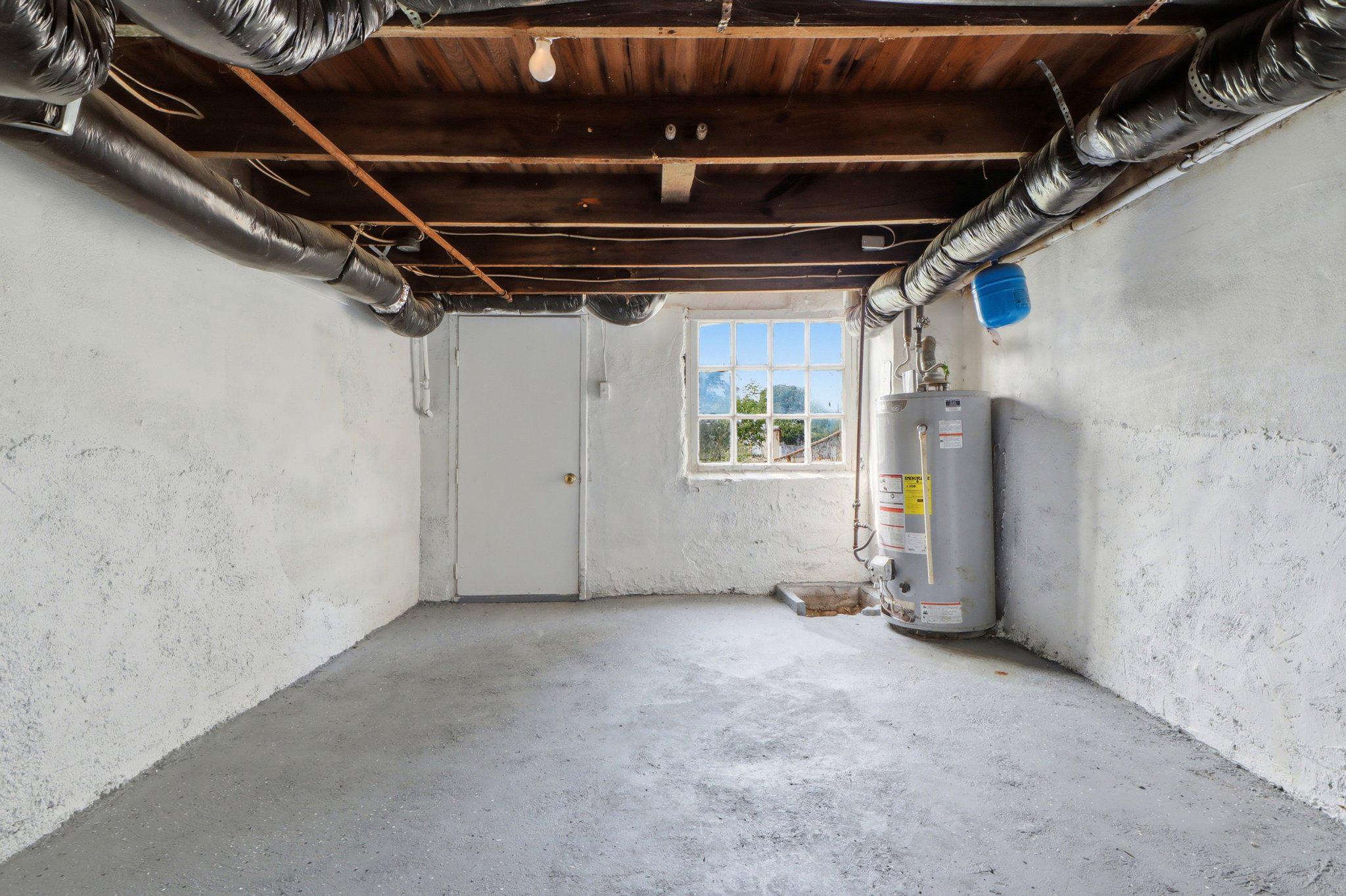 1269 E Philadelphia St Property Photo 36