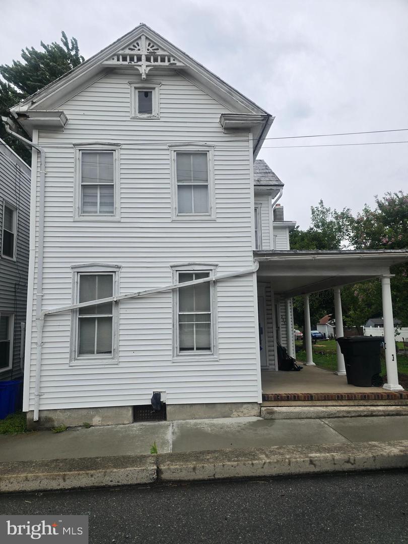 235 S Baltimore St Property Photo 1