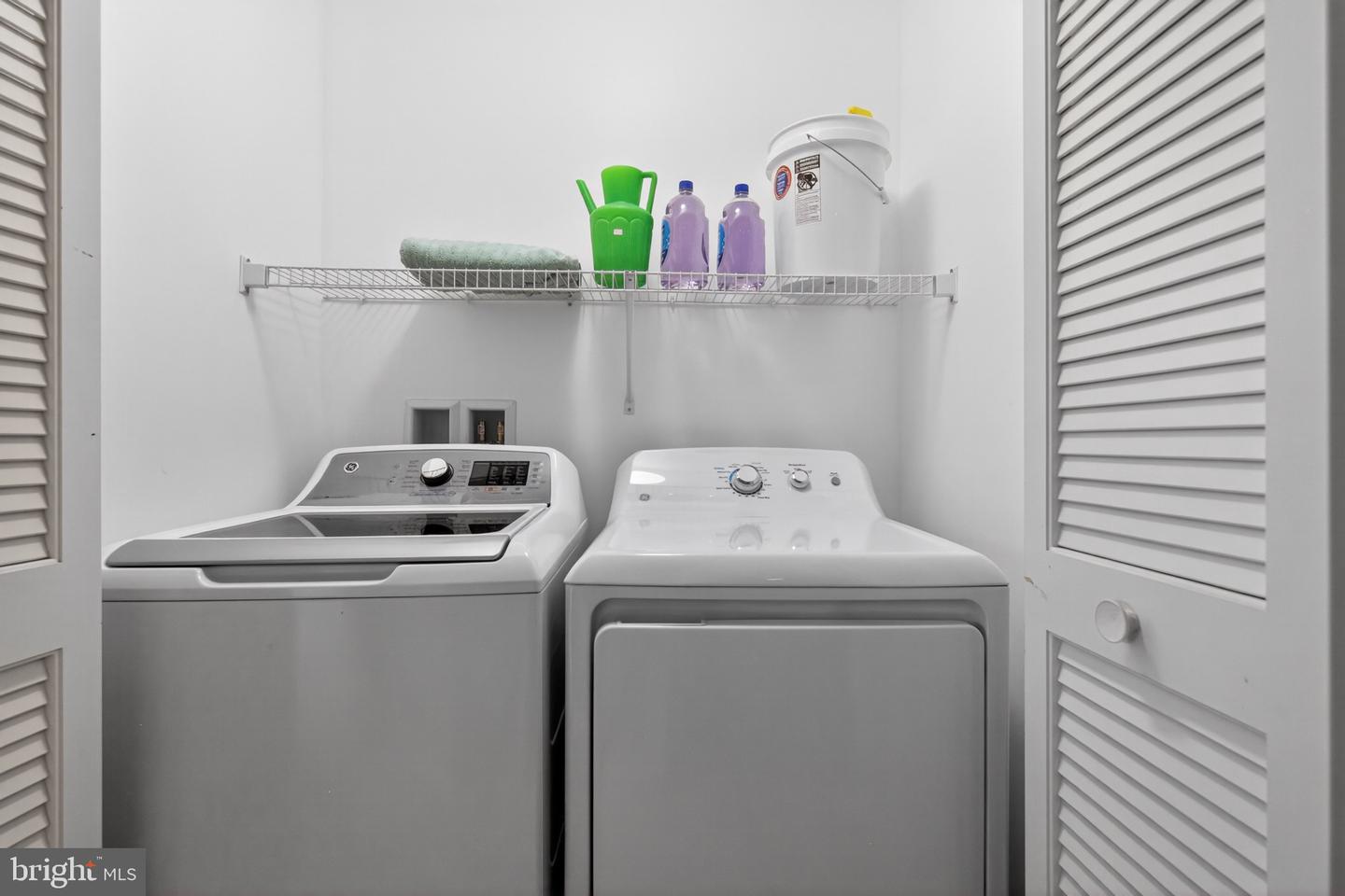 37 S Center St Property Photo 26