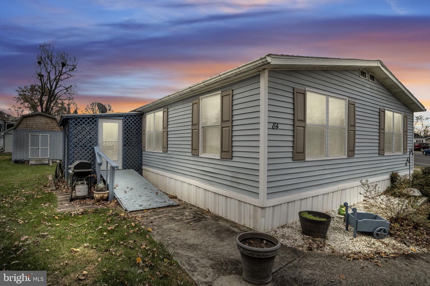 84 Buttonwood Dr Property Photo 1