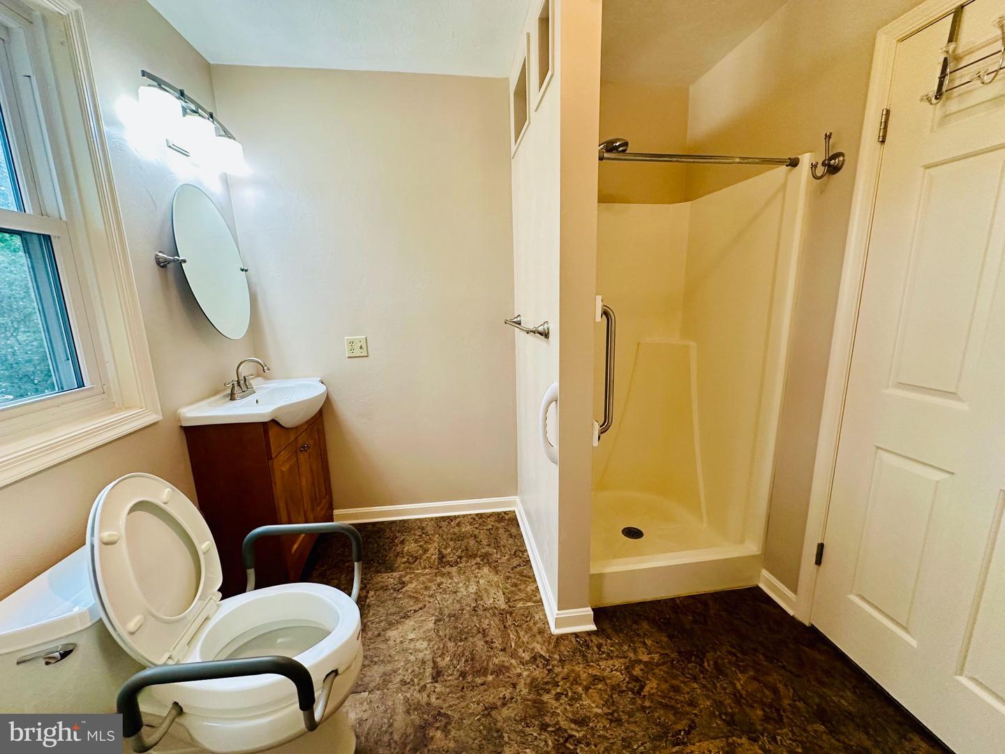 35 Johnston Cir Property Photo 17