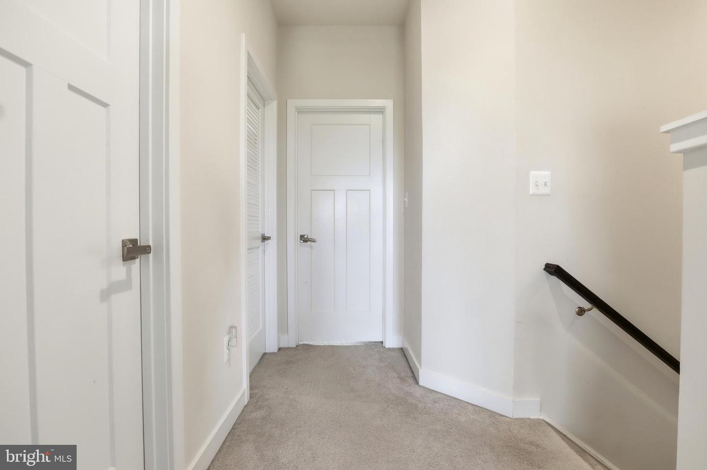 1054 Rosecroft Ln #24 Property Photo 16