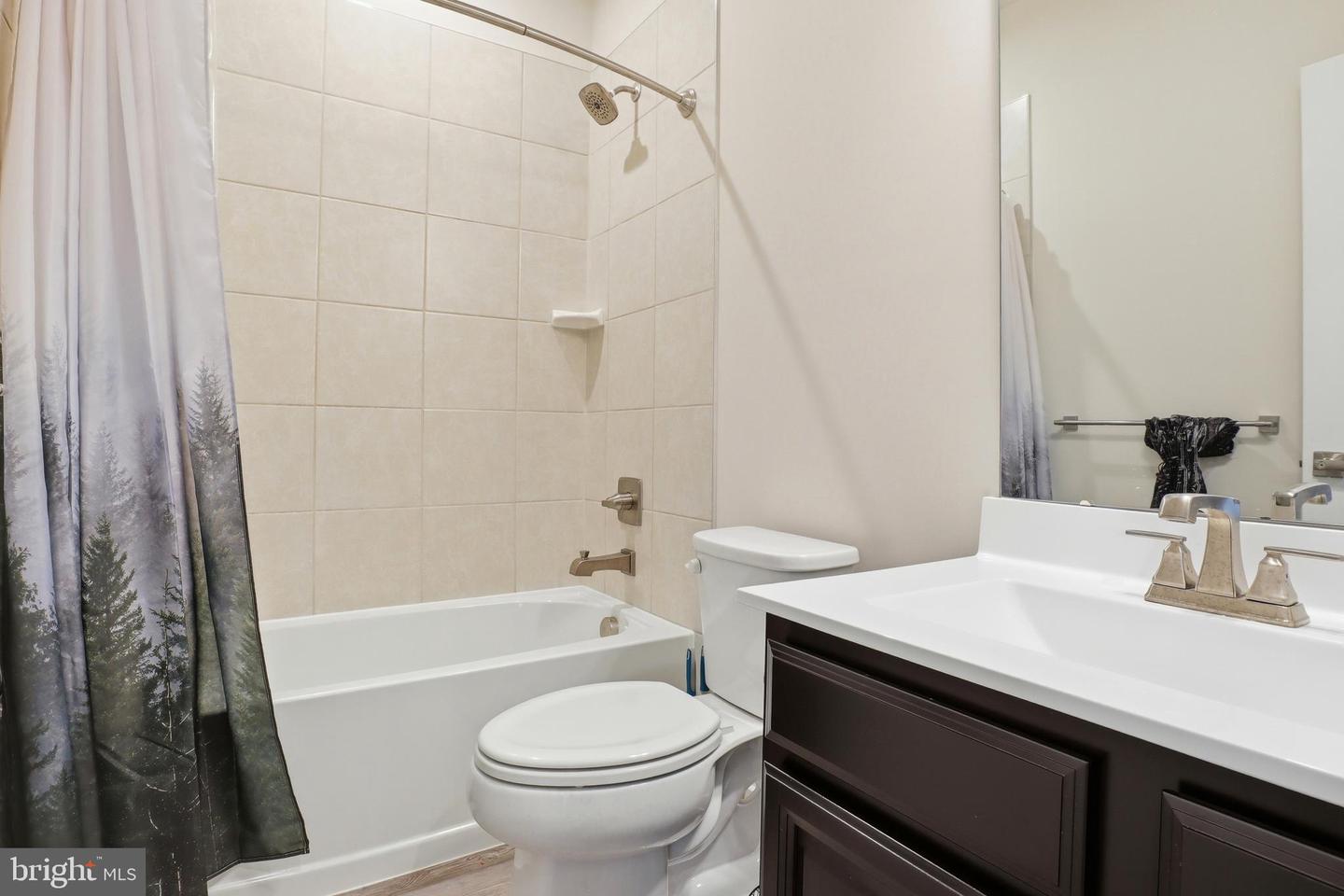 1054 Rosecroft Ln #24 Property Photo 21