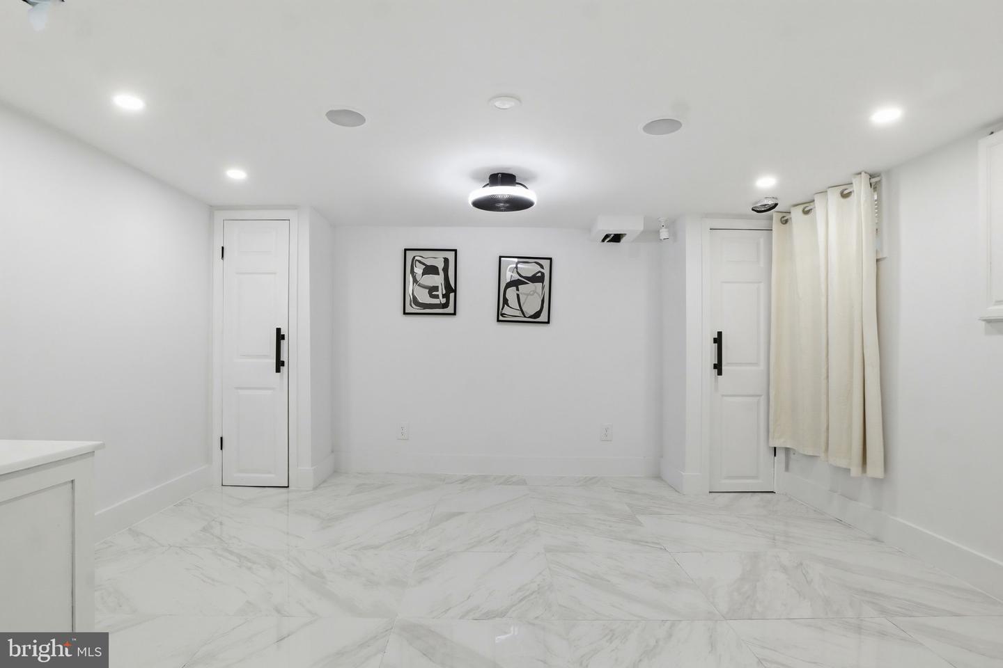 931 E Philadelphia St Property Photo 34