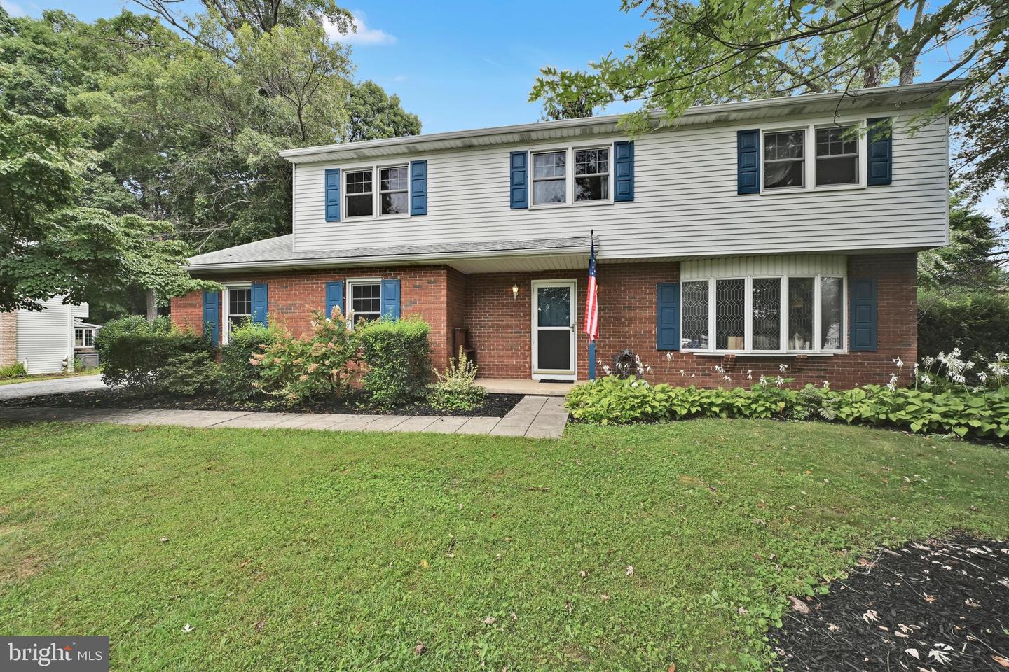 572 School Rd Property Photo 1