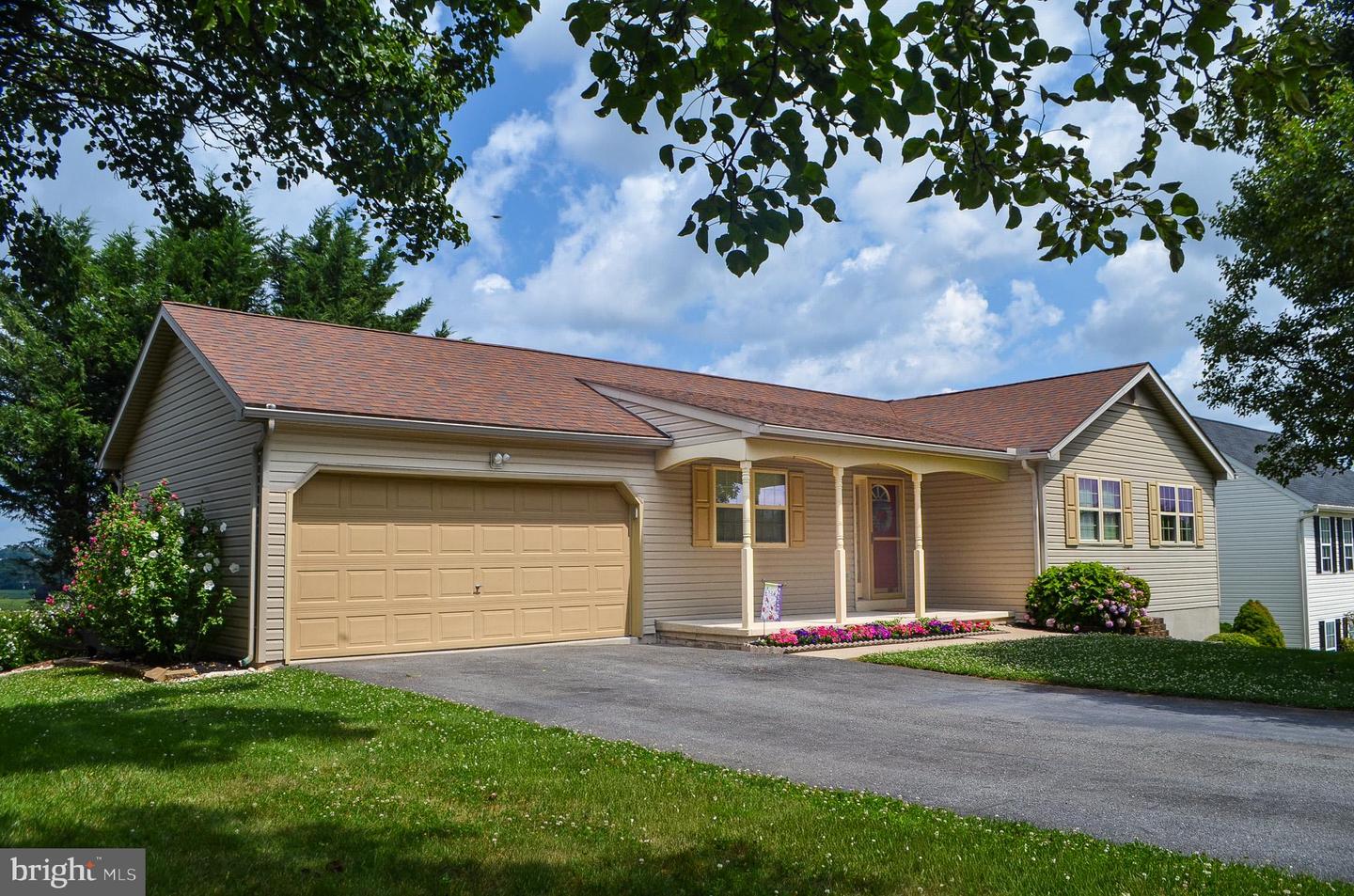 85 Chatham Ln Property Photo 1