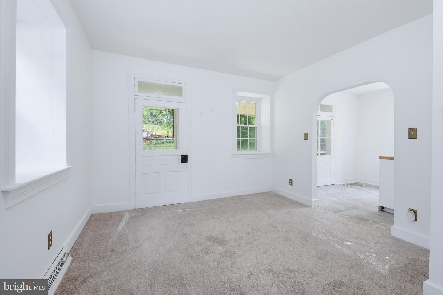 728 Academy Rd Property Photo 10