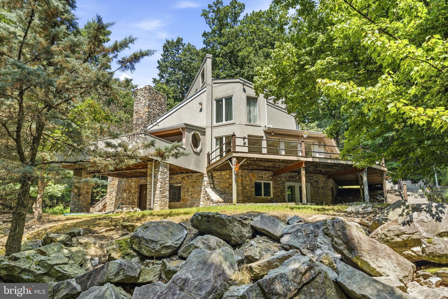 191 High Rock Rd N Property Photo 1