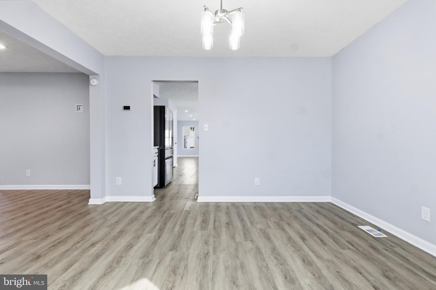 75 Lee St Property Photo 13