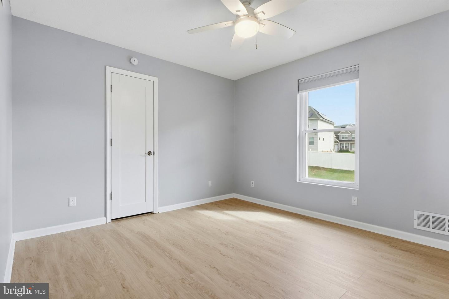 75 Lee St Property Photo 35
