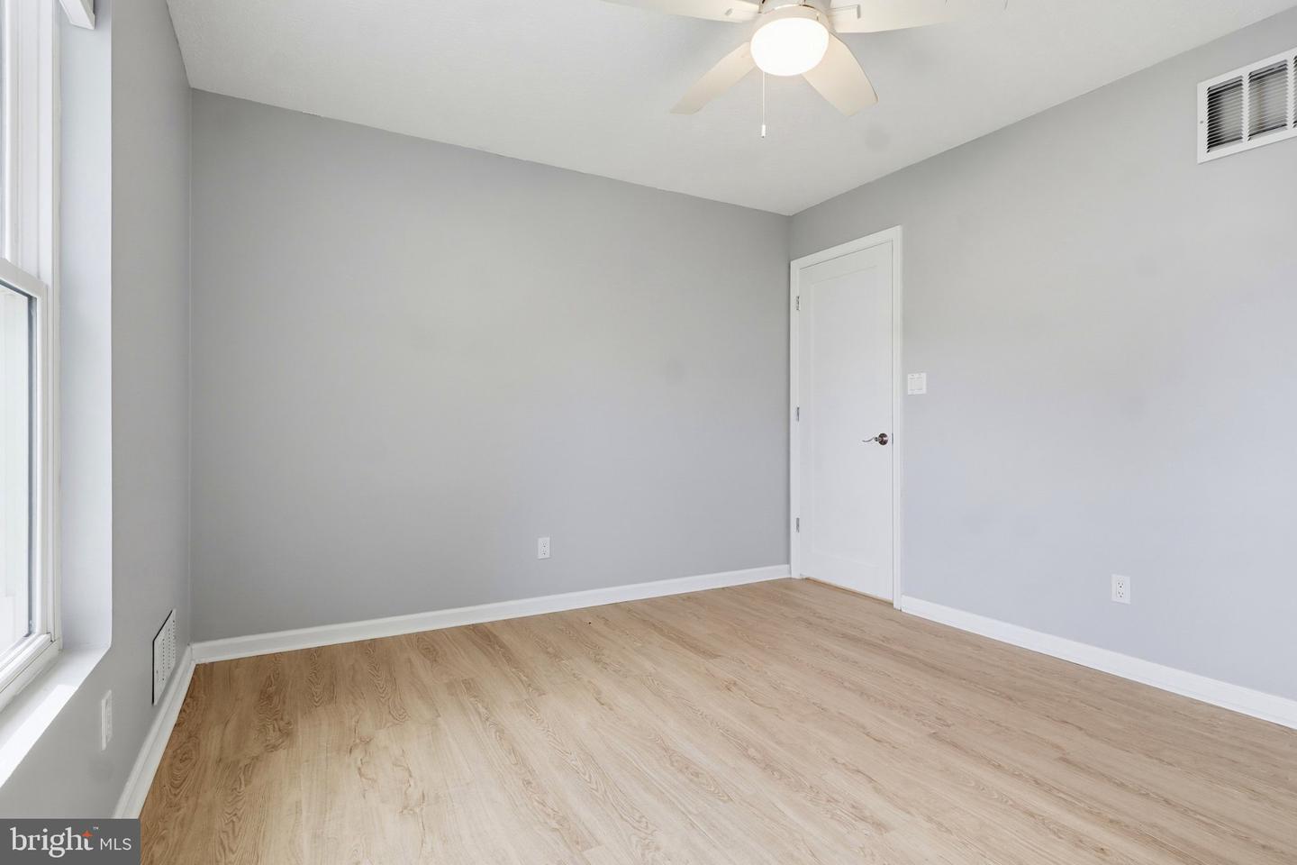 75 Lee St Property Photo 36