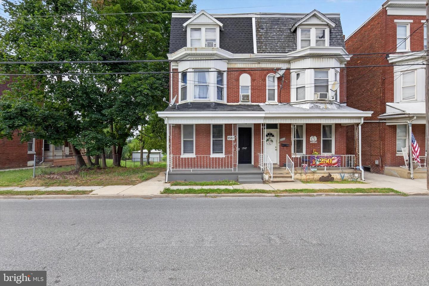 1547 W KING ST Property Photo 1