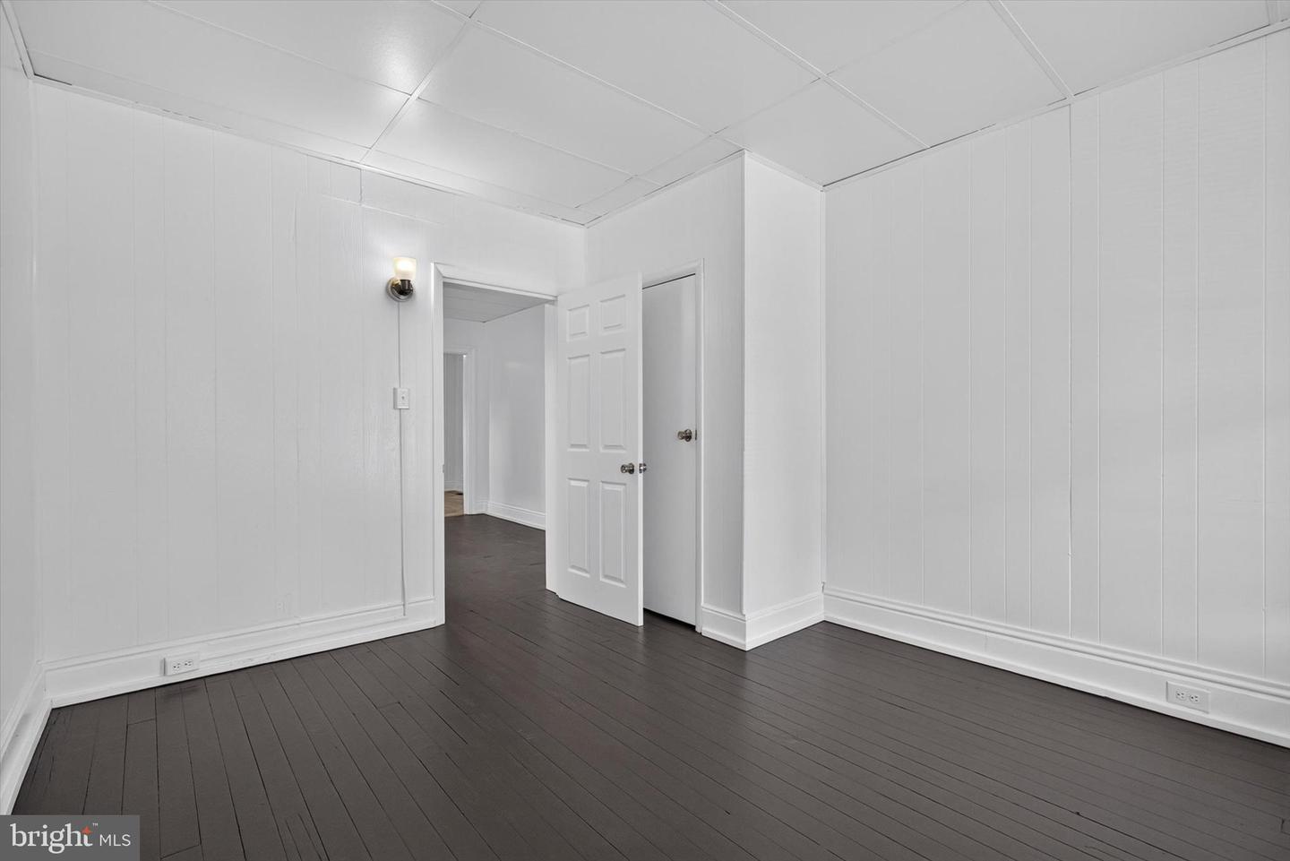1547 W King St Property Photo 9