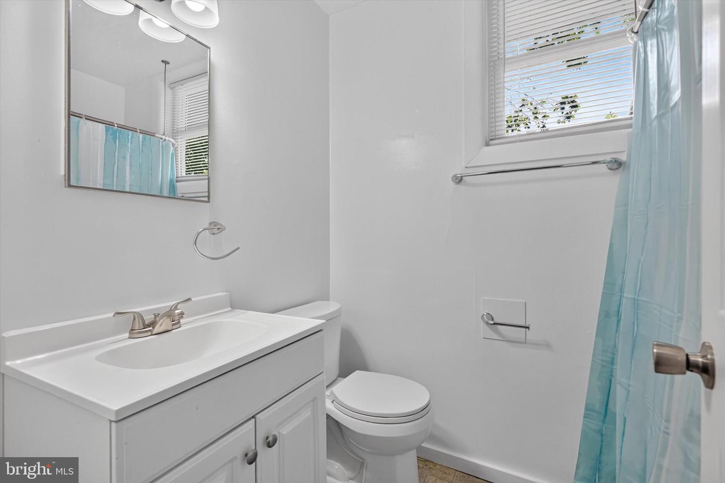 1547 W King St Property Photo 13