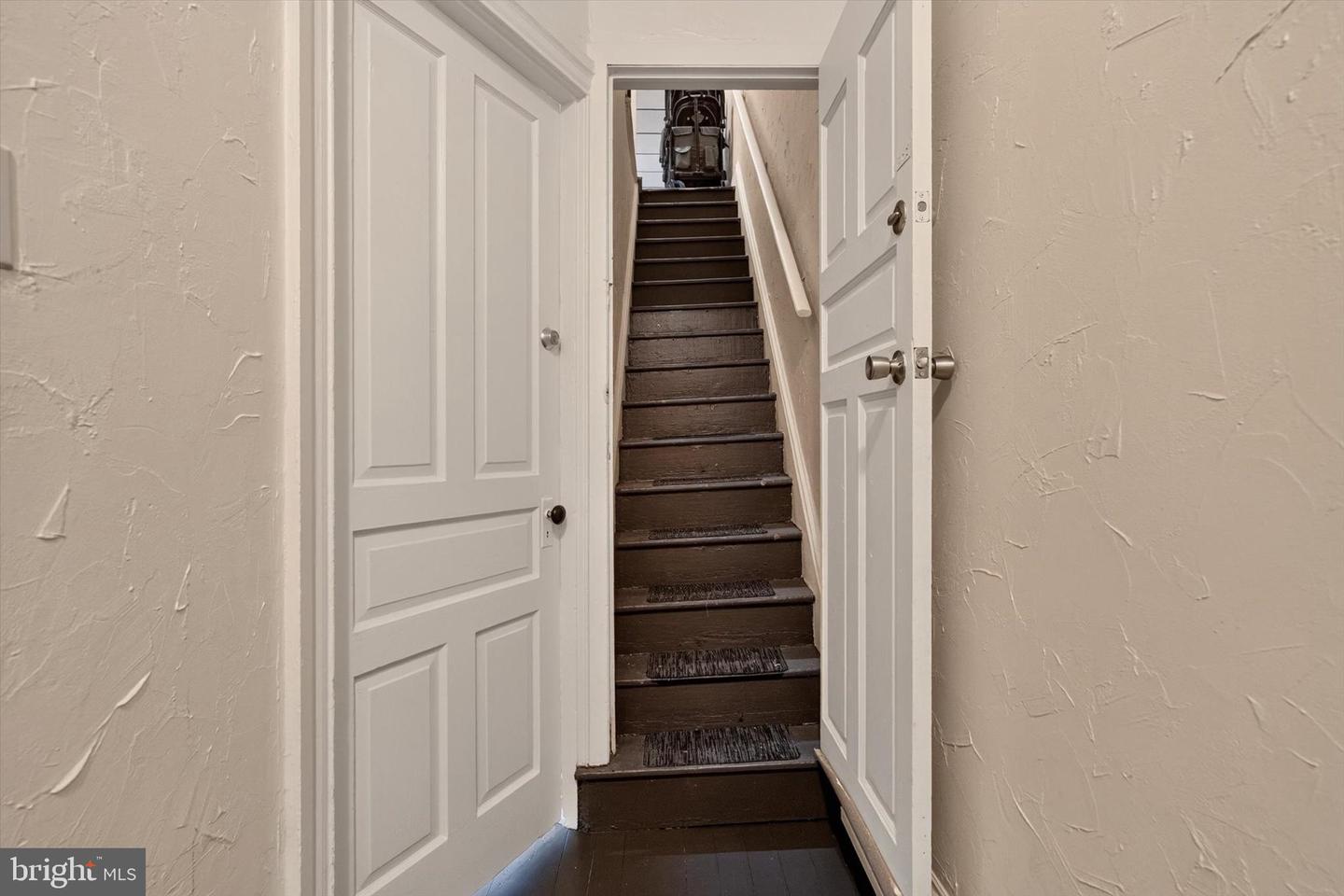 1547 W King St Property Photo 16
