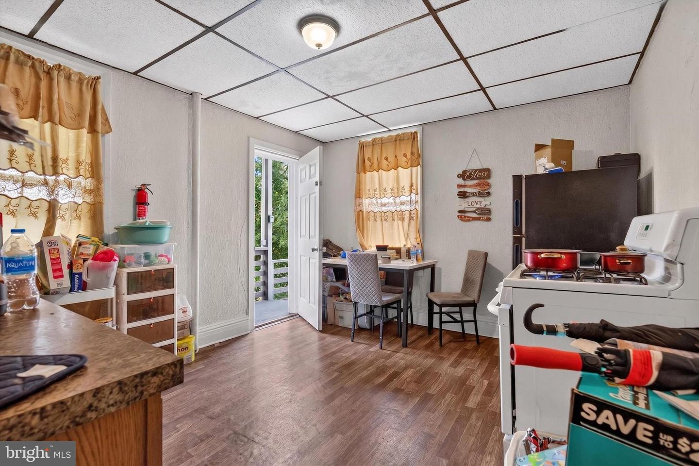 1547 W King St Property Photo 17