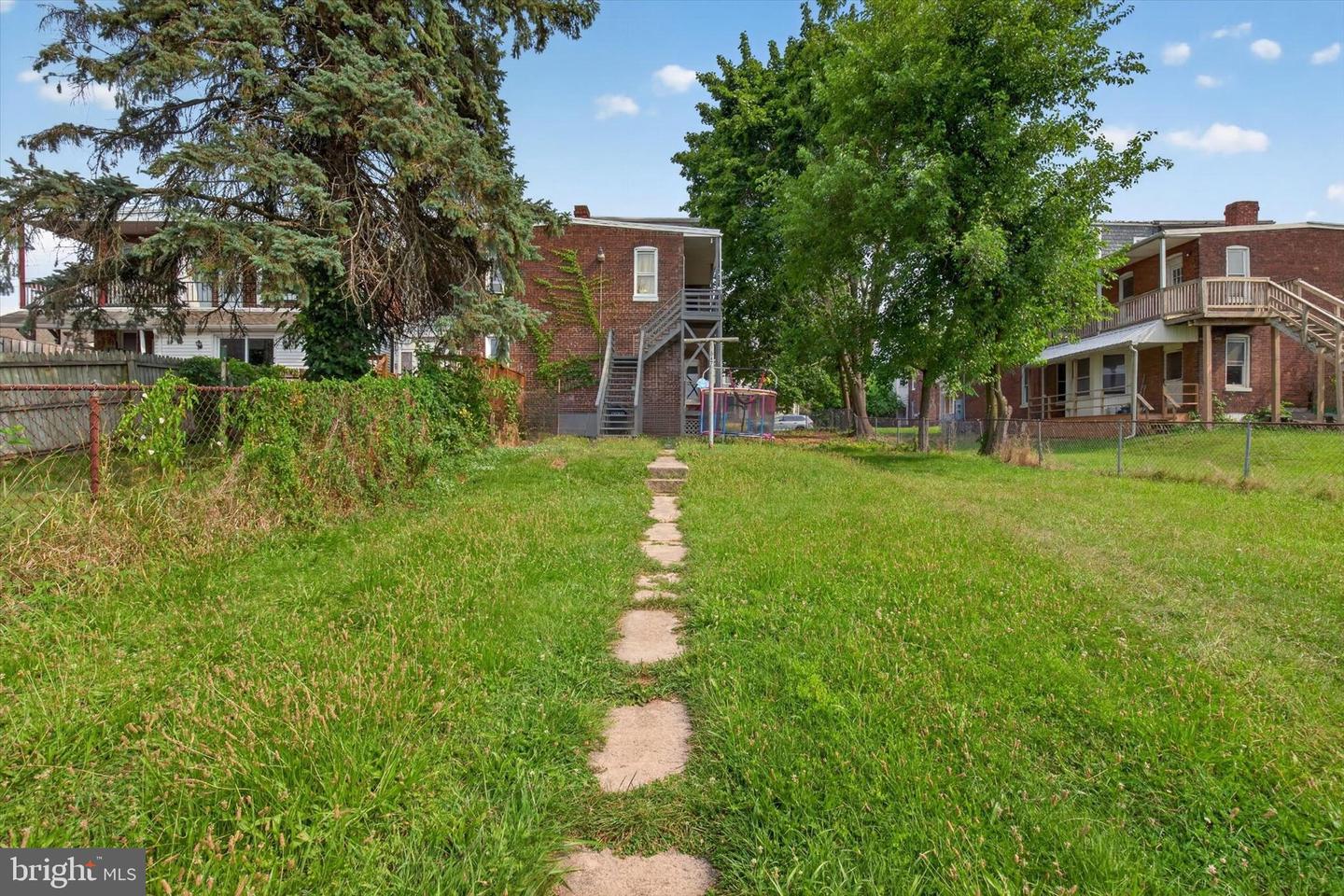 1547 W King St Property Photo 29