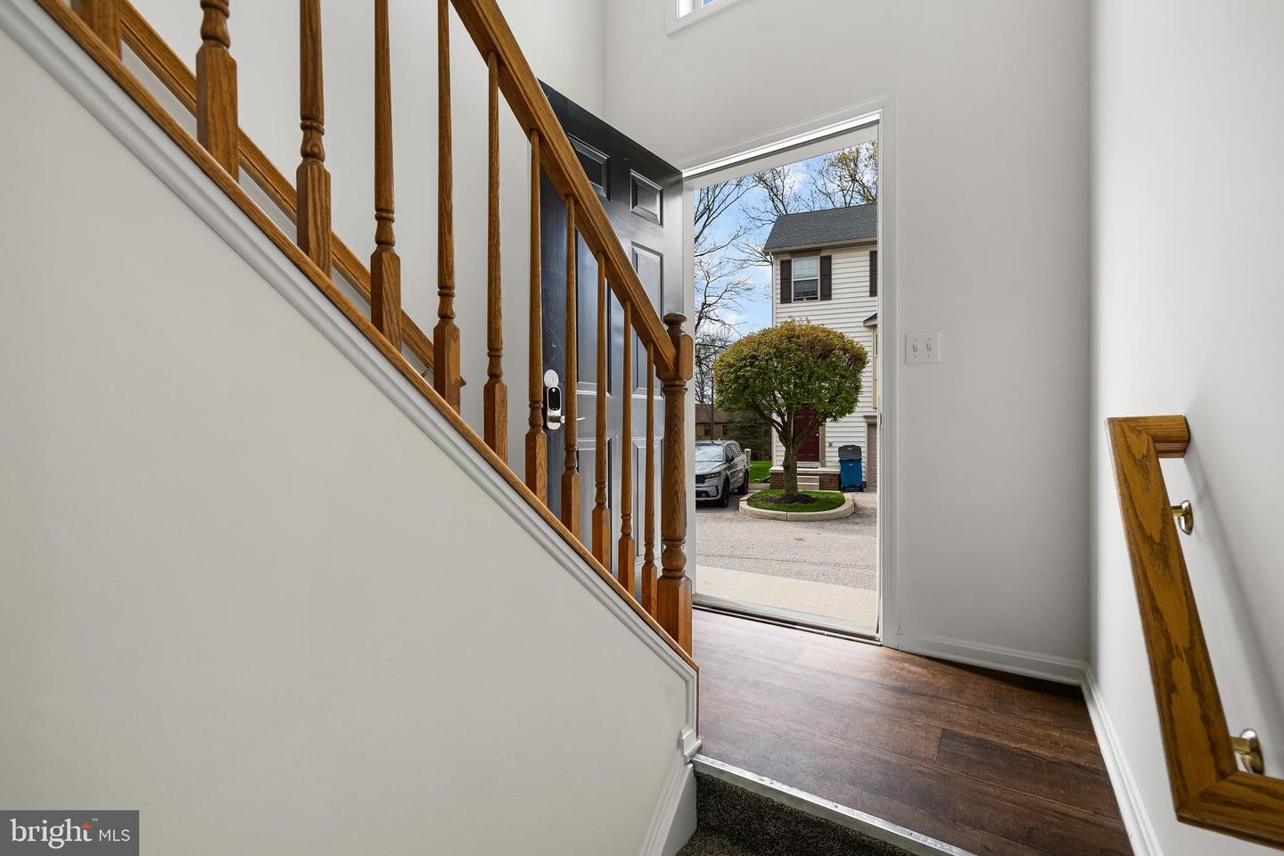 24 Shady Tree Ct Property Photo 3