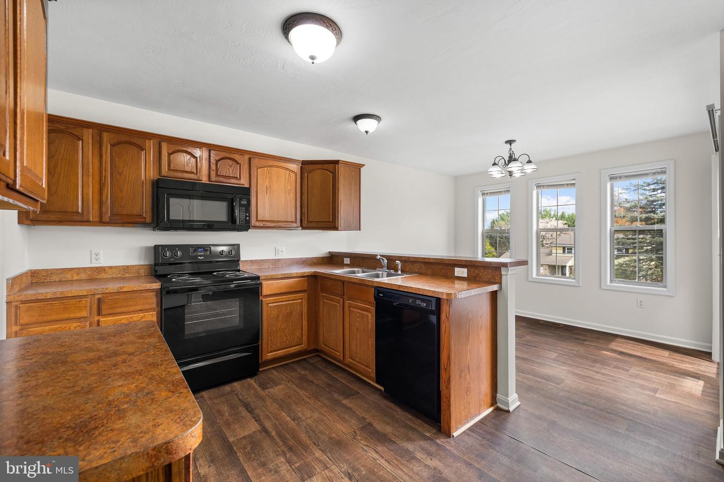 24 Shady Tree Ct Property Photo 6