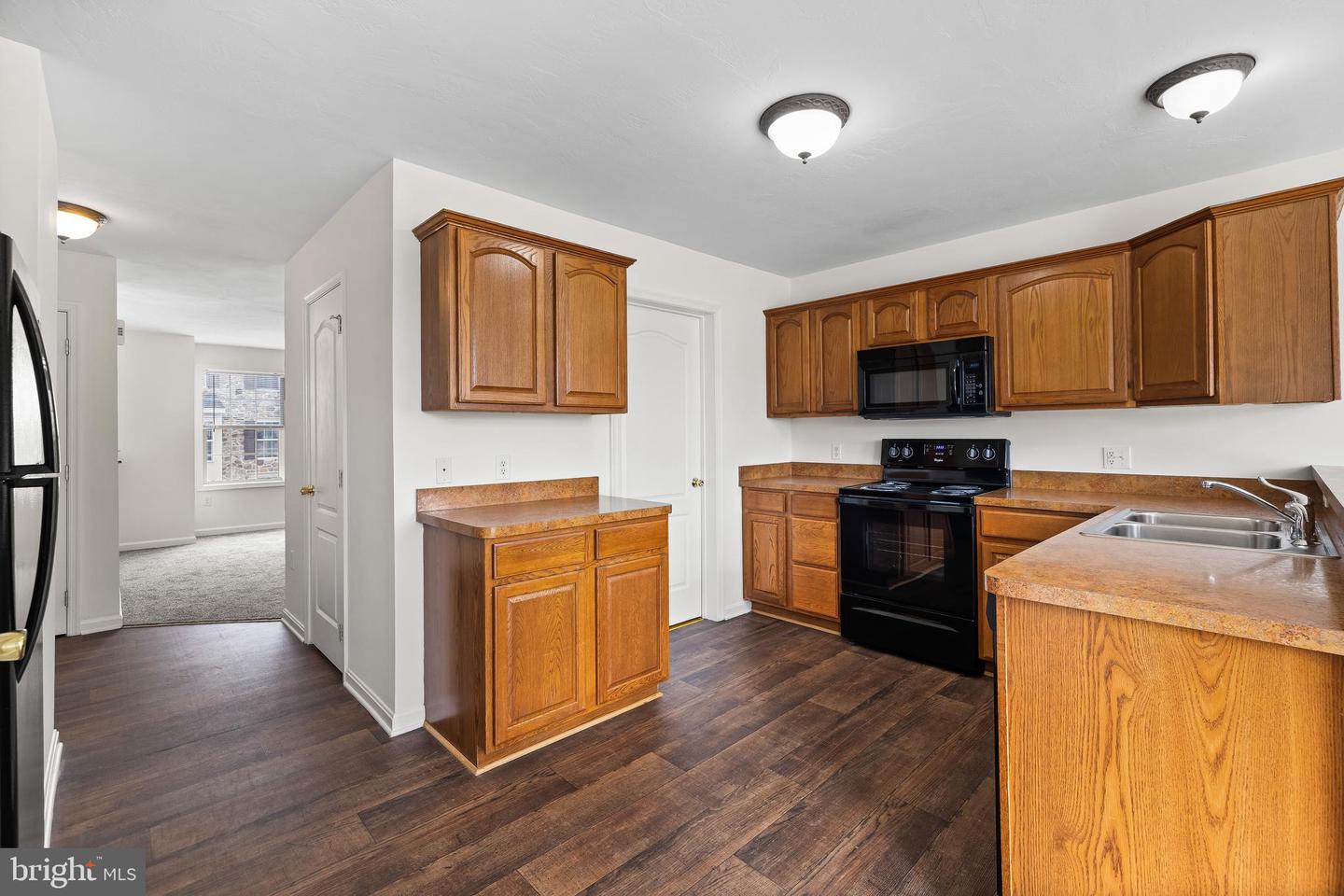 24 Shady Tree Ct Property Photo 7