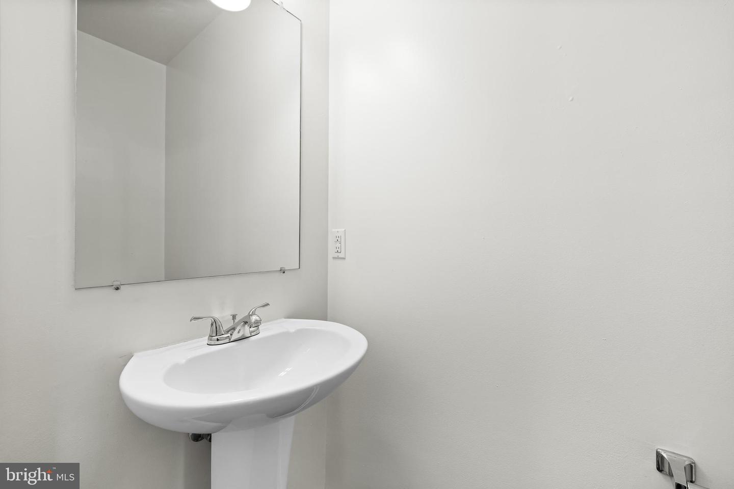 24 Shady Tree Ct Property Photo 14