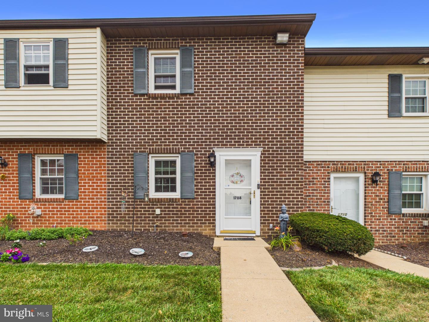 1708 BARON DR