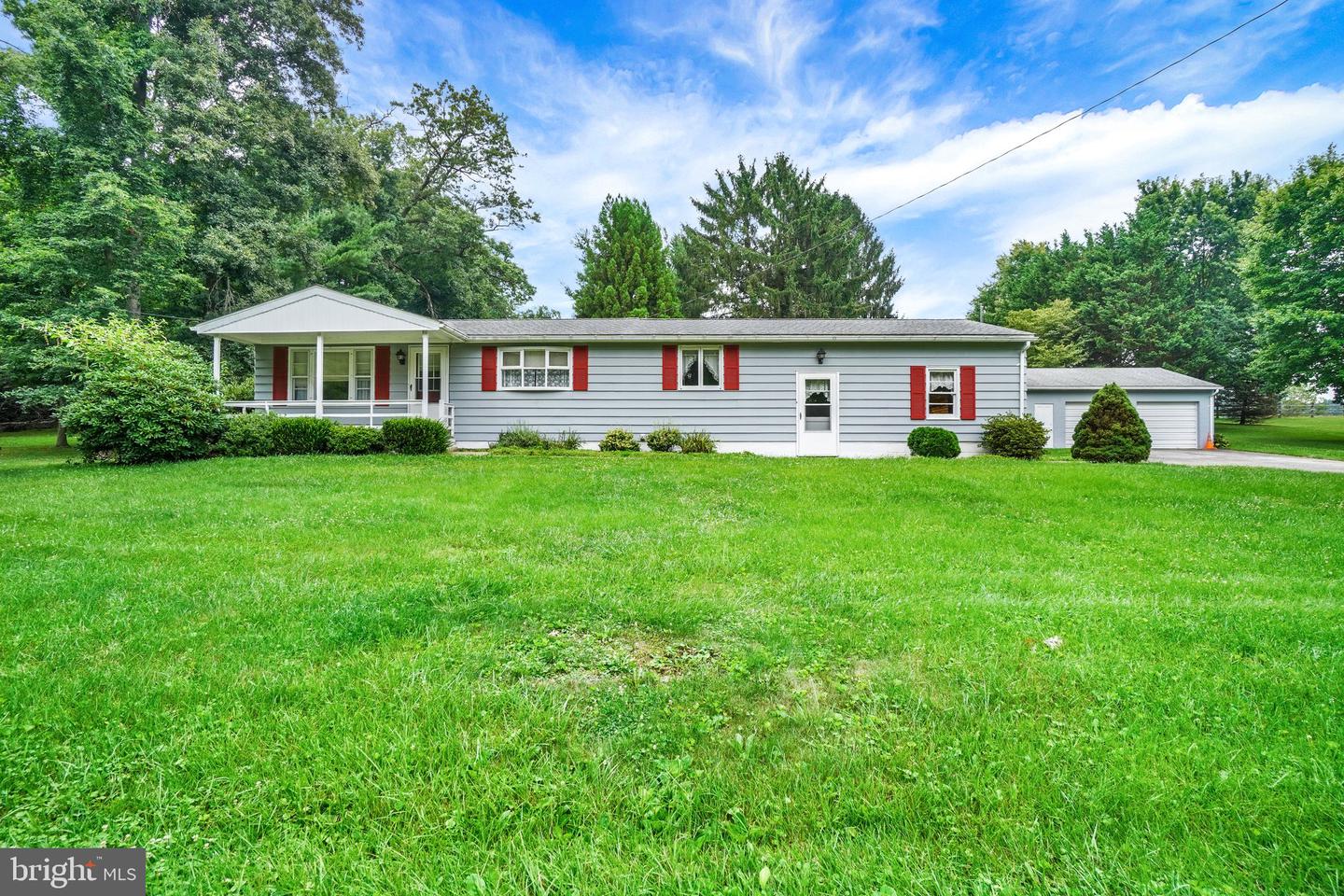 13079 Center Rd Property Photo 3