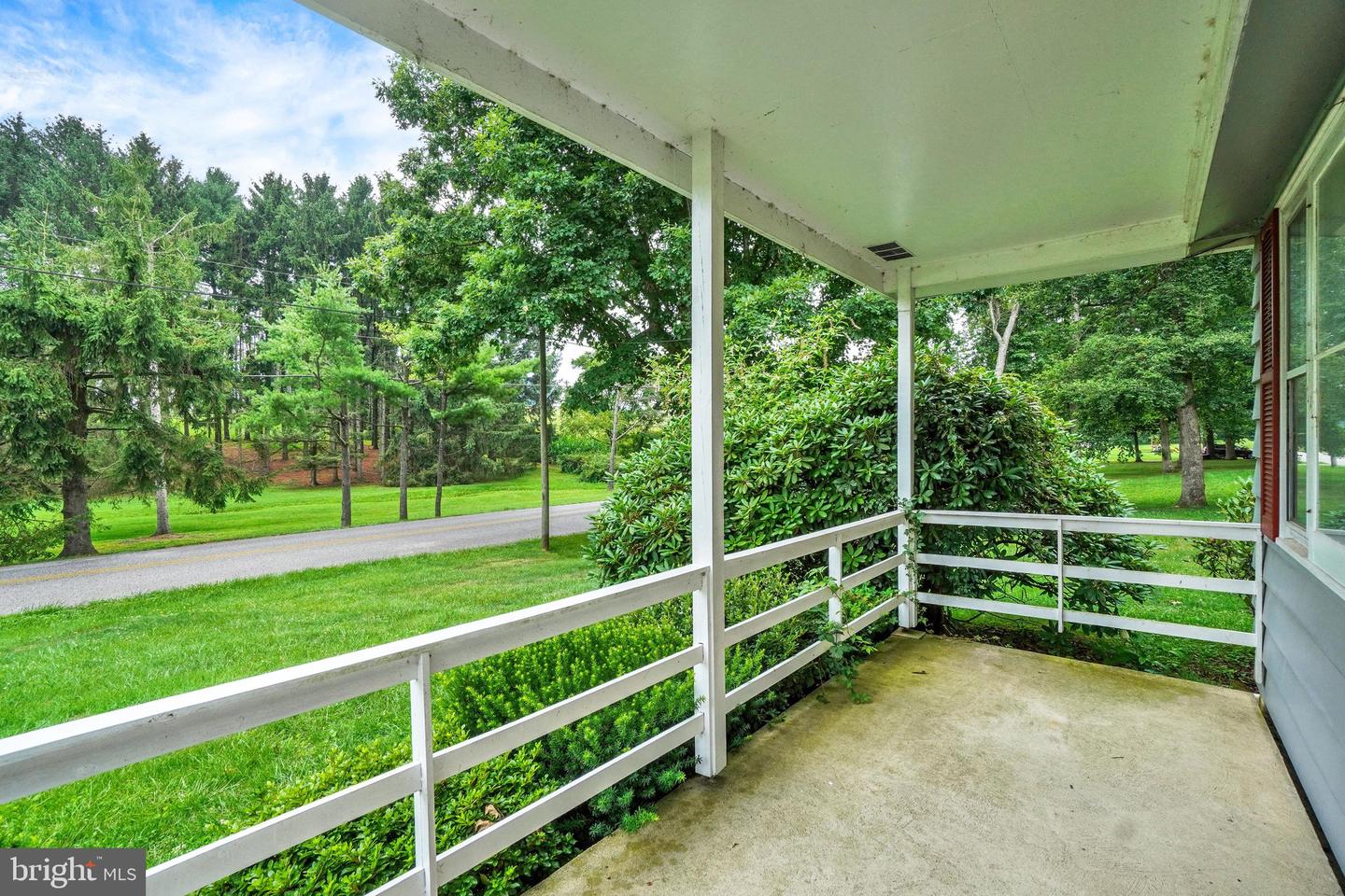 13079 Center Rd Property Photo 4