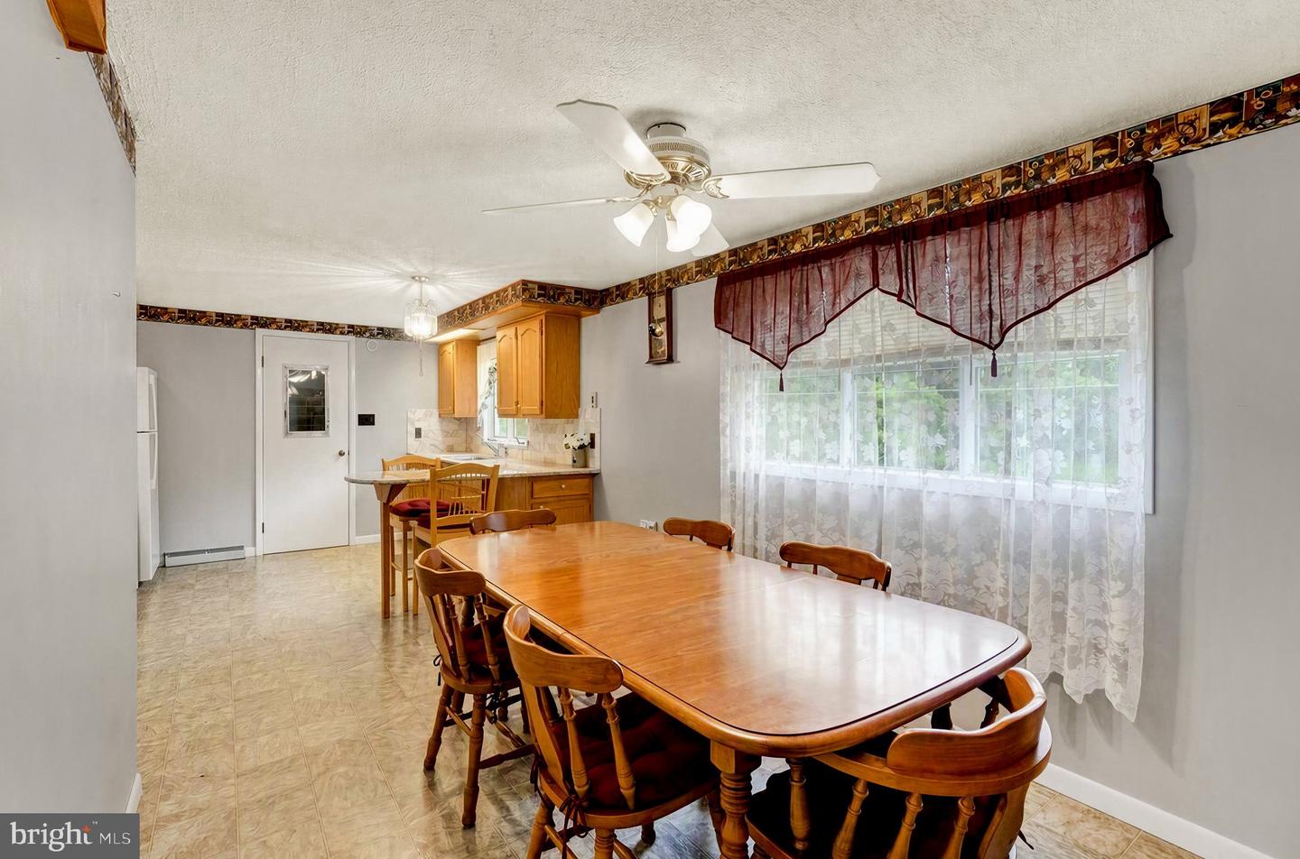 13079 Center Rd Property Photo 10