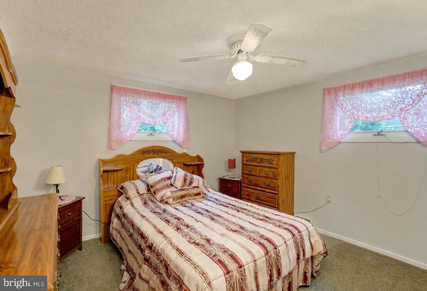 13079 Center Rd Property Photo 12