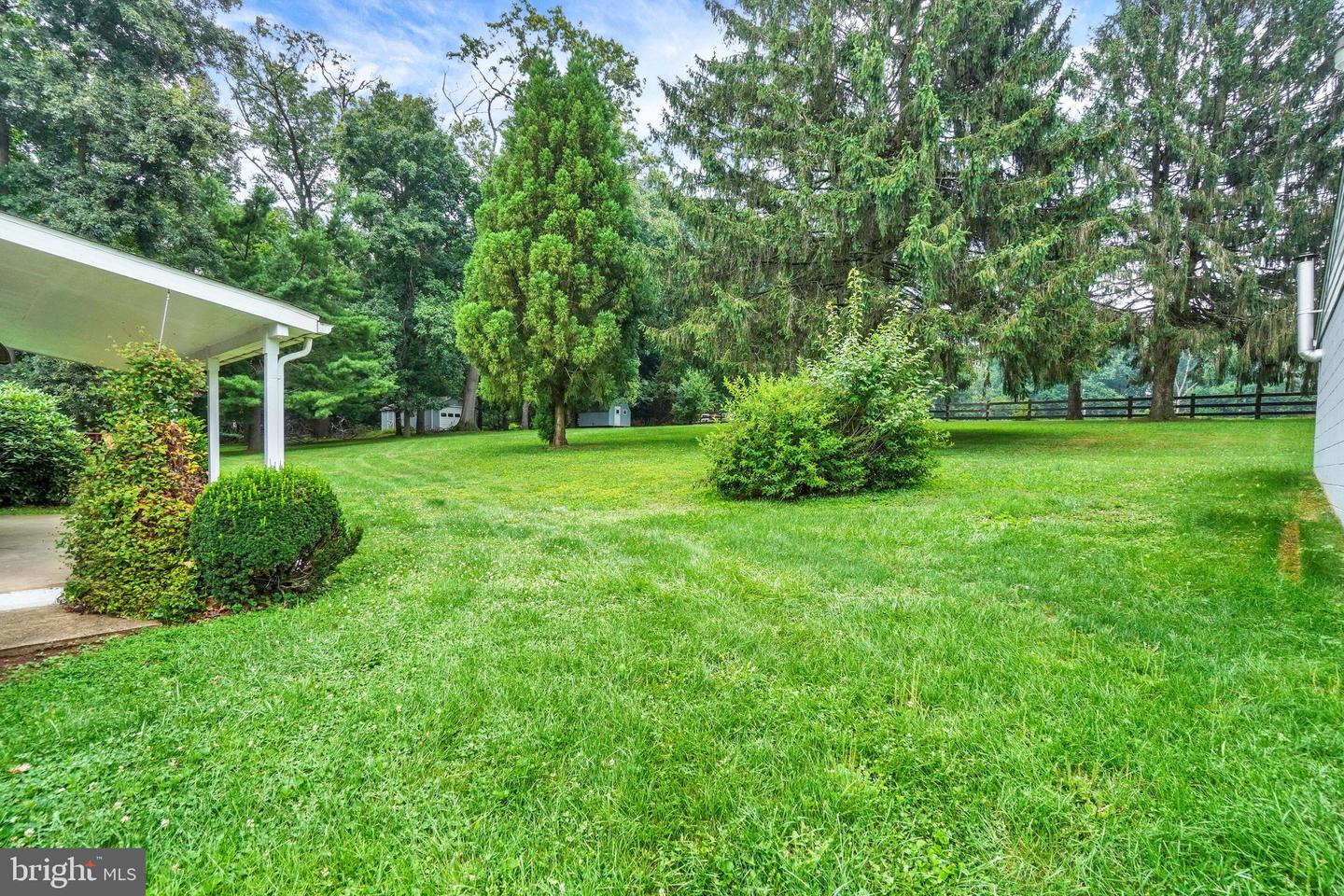 13079 Center Rd Property Photo 23