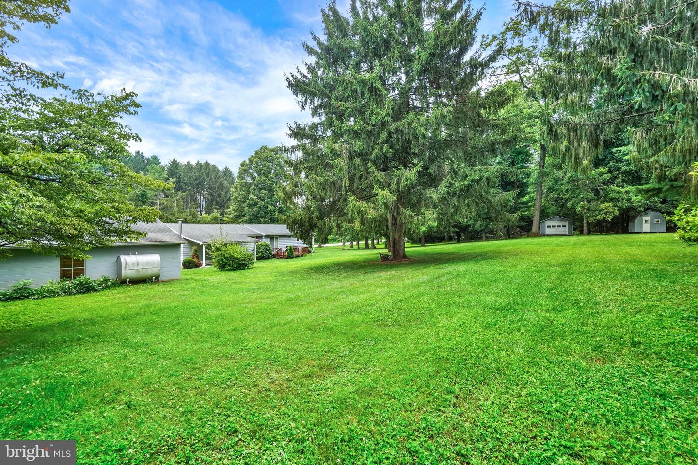 13079 Center Rd Property Photo 24