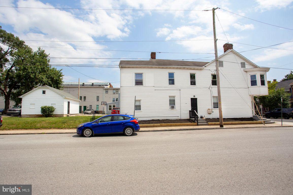 400 Baltimore St Property Photo 6