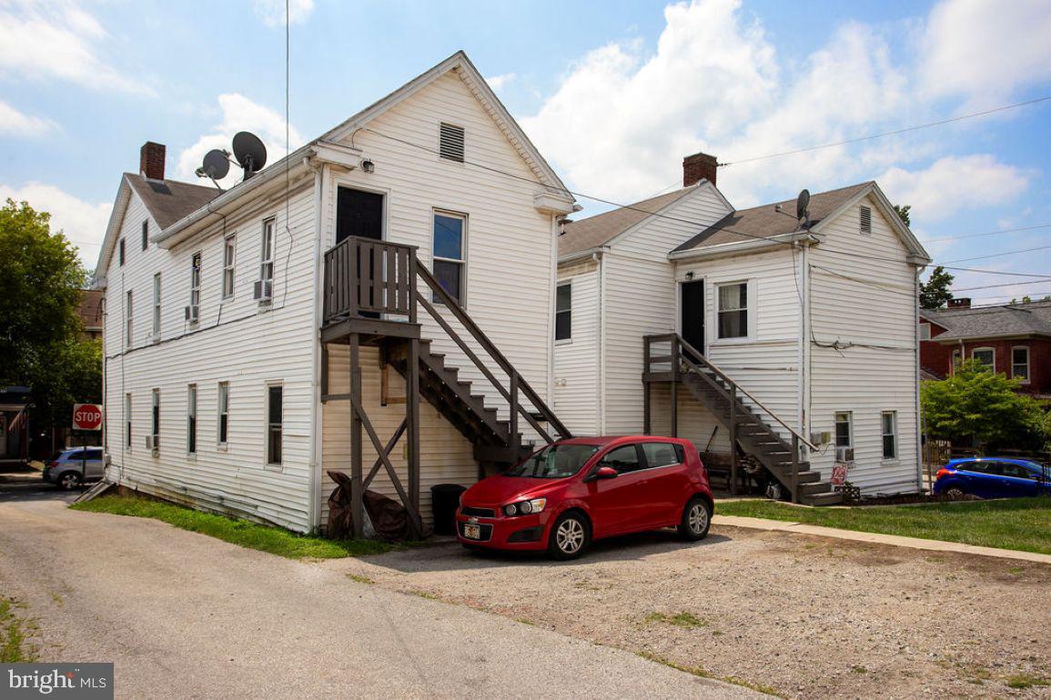 400 Baltimore St Property Photo 9