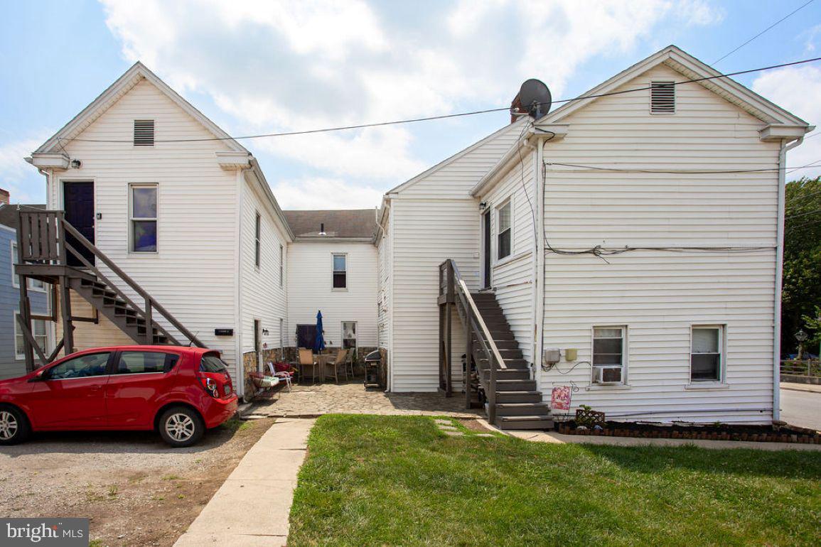 400 Baltimore St Property Photo 10