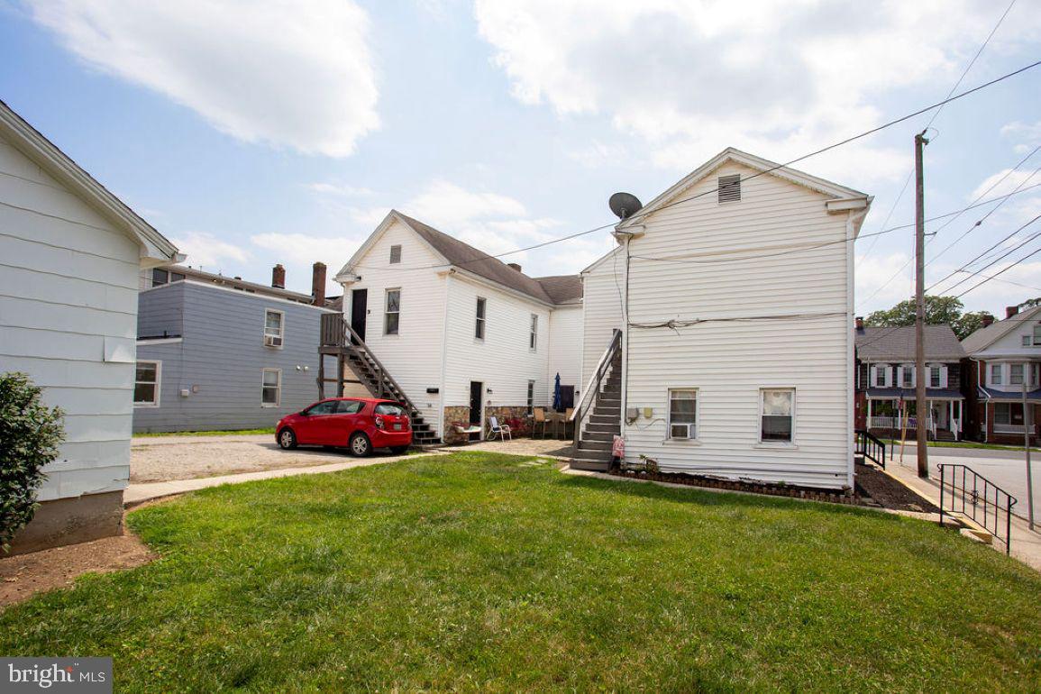 400 Baltimore St Property Photo 12