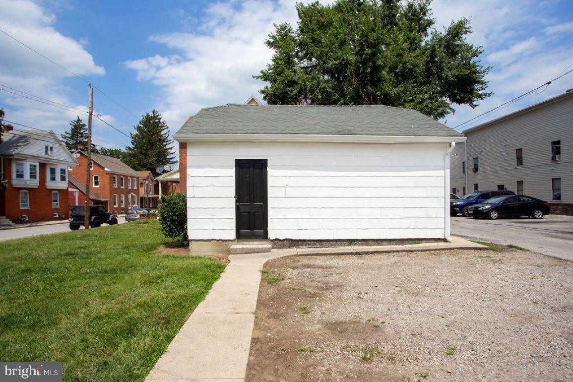400 Baltimore St Property Photo 14