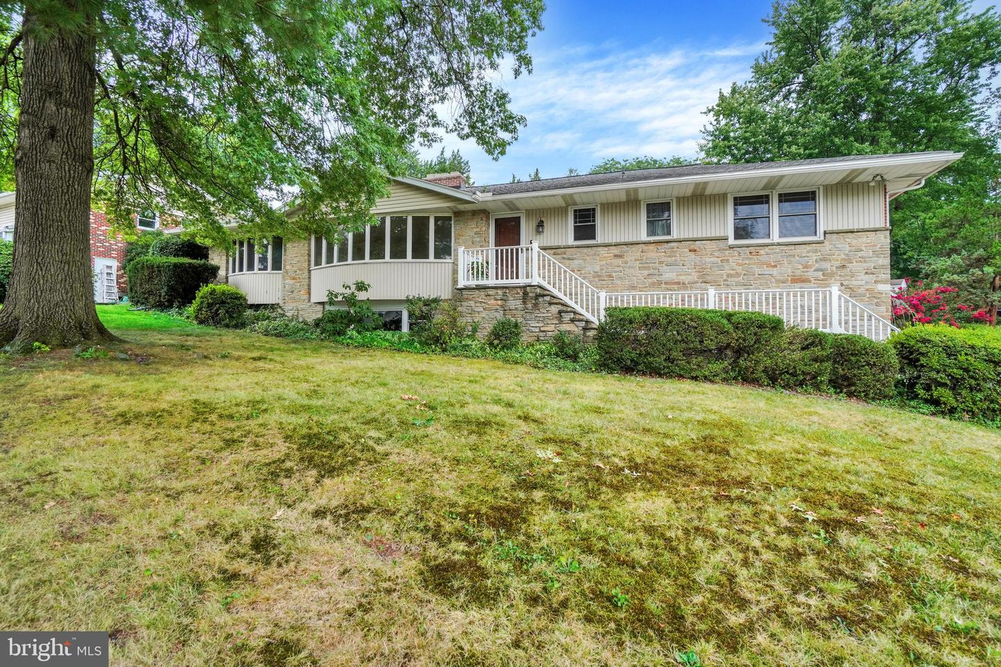 385 Tri Hill Dr Property Photo 1