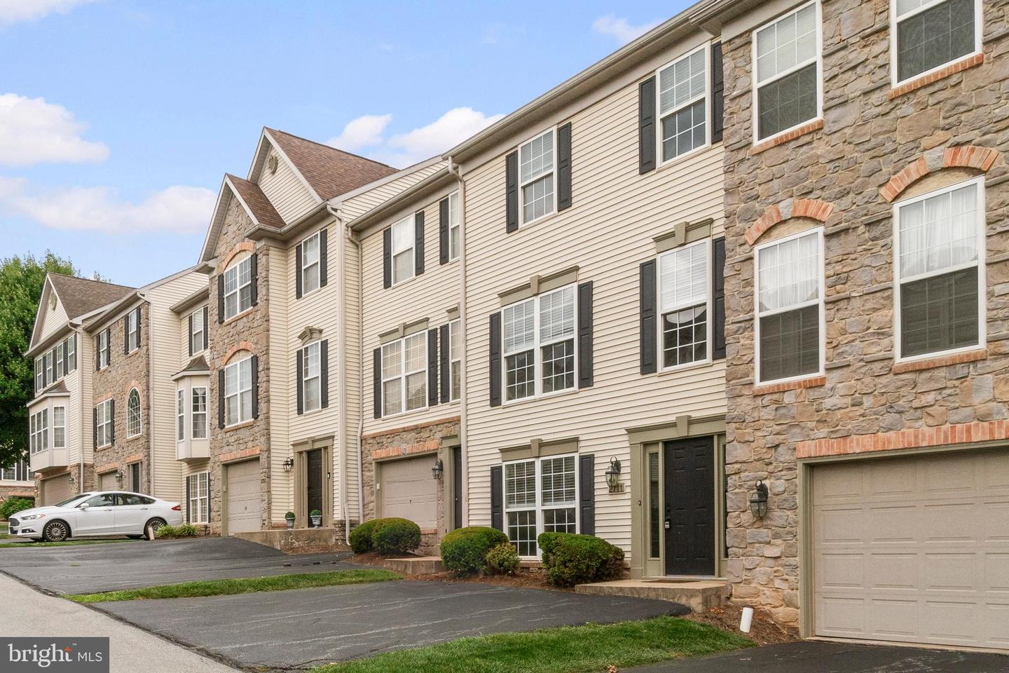 2711 HUNT CLUB DR #62