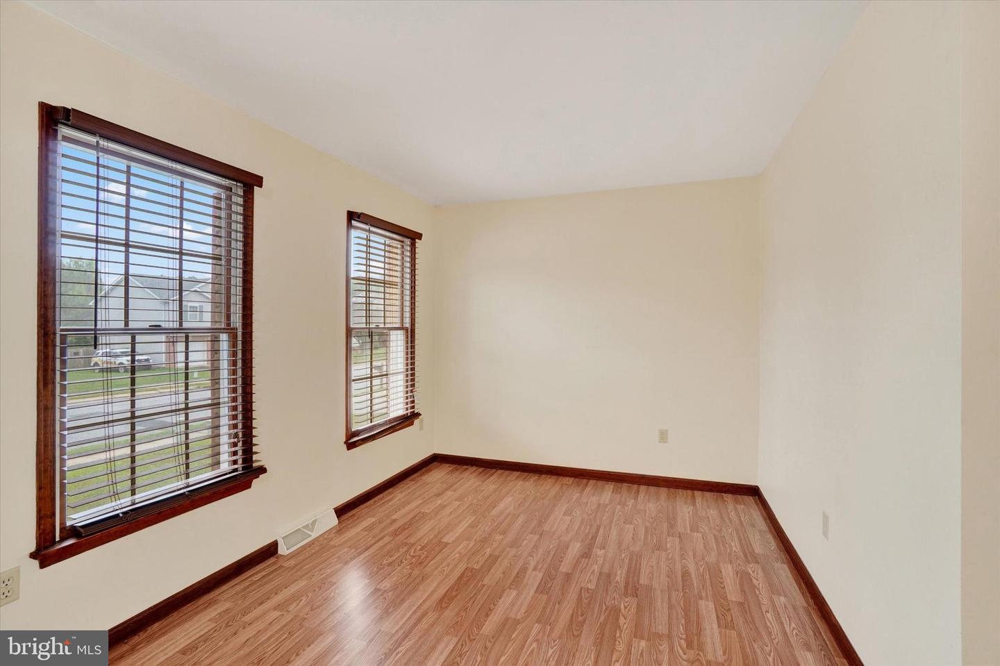 2720 Sparrow Dr Property Photo 5