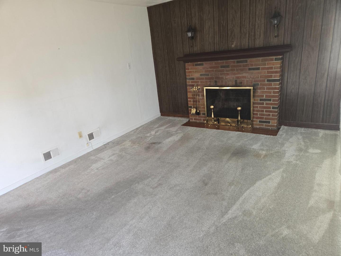 220 Edgewood Rd Property Photo 10